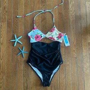 Cupshe Peek-a-boo one piece swimsuit NWT 🐚🪸